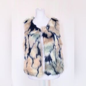 Maniju Women's Size Medium Faux Fur Sleeveless Vest Multicolor Lined